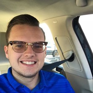 Meet your Posher, Logan